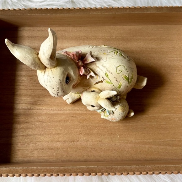 Hand Painted Figurine Baby Bunny with Mama Rabbit Wood Carved Roman Inc - Picture 3 of 10